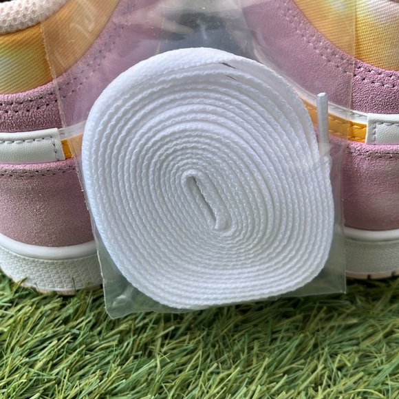 Air Jordan 1 Mid SE - Picture 5 of 6